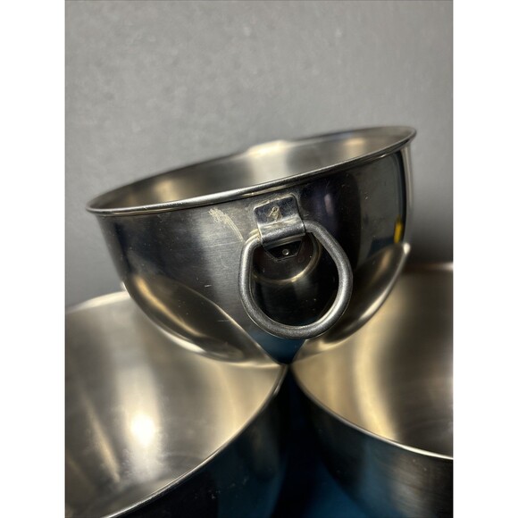 Nesting Mixing Bowls Set of 3 Metal with thumb rings 8”, 7” & 5.5” - Picture 3 of 16